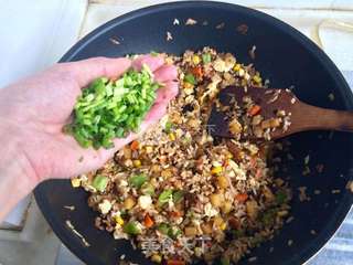 香菇土豆什锦蛋炒饭的做法步骤:19