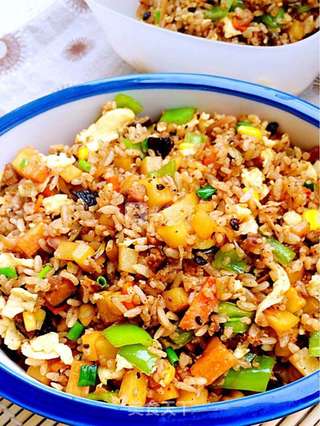 香菇土豆什锦蛋炒饭的做法步骤:23