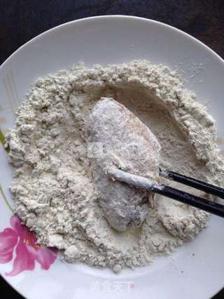 五香炸鸡翅的做法步骤:5