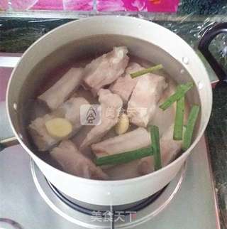 酸辣糖醋排骨的做法步骤:3