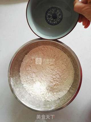 全麦葱花饼的做法步骤:2