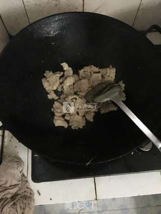 豇豆五花肉焖面的做法步骤：1