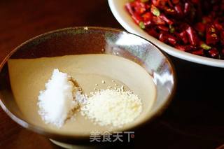 辣子鸡丁!的做法步骤:3