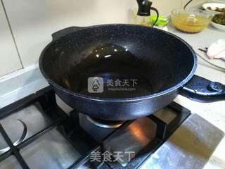 开心果姐姐土猪肥肠煲的做法步骤:3