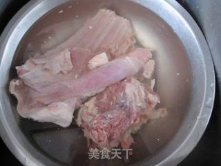 左邻优社西餐食谱：红酒椒香烤羊排的做法步骤：2