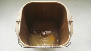 东菱无糖面包机试用---一键式玉米油版无糖面包的做法步骤：1