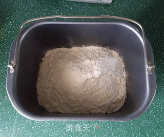 鸡蛋牛奶吐司(一键式)的做法步骤:4