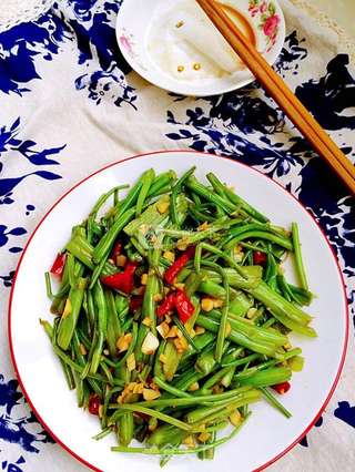 蒜蓉椒香空心菜的做法步骤：11