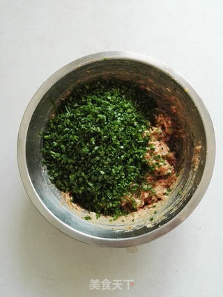 韭菜猪肉馅饼的做法步骤:7