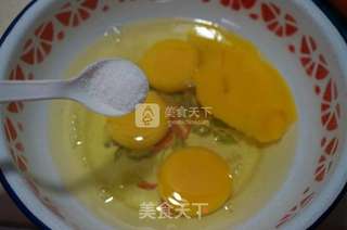 胡萝卜鸡蛋饼的做法步骤:2