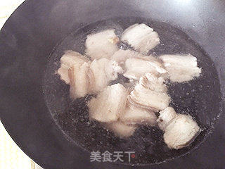 家常版 梅干菜扣肉的做法步骤:2