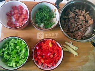 牛肉腊肠披萨的做法步骤:3