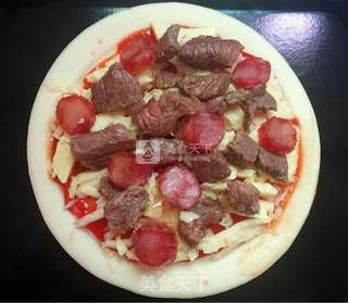 牛肉腊肠披萨的做法步骤:4