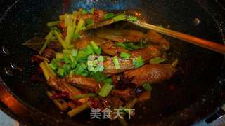 干锅香辣鸭翅的做法步骤:15