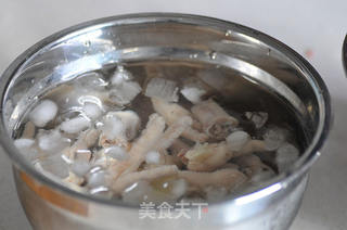 追剧最佳零食泡椒凤爪的做法步骤:3