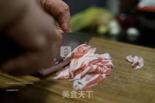 薄如蝉翼的蒜泥白肉的做法步骤:2