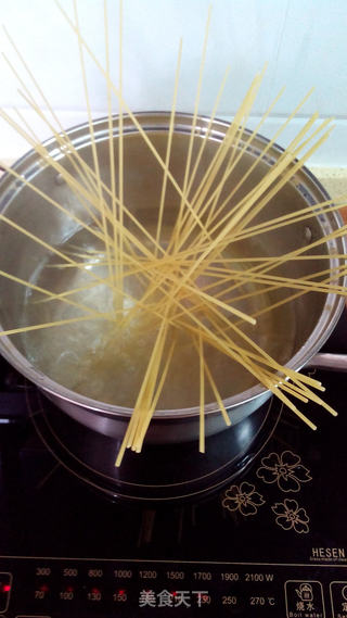番茄肉酱意面的做法步骤:5