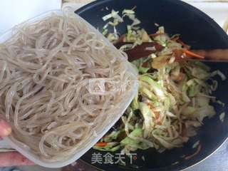 包菜炒粉丝的做法步骤:14