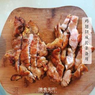 【四叶小馆】鸡腿卷饼的做法步骤:4