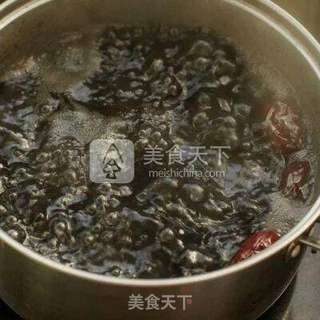 红糖红枣黑米粥的做法步骤:2