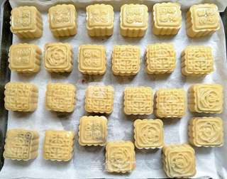 广式月饼的做法步骤:12