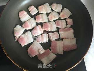 贴秋膘的快手肉菜——香煎五花肉的做法步骤：3