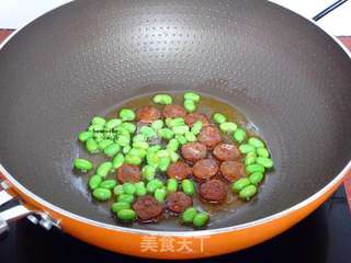 毛豆香肠饭的做法步骤:2