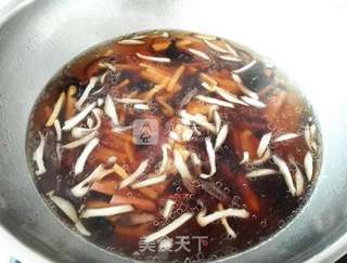 【酸辣汤】的做法步骤:4