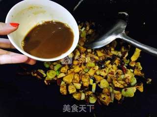 宫保鸡丁的做法步骤:10