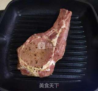 香煎带骨猪排的做法步骤:5