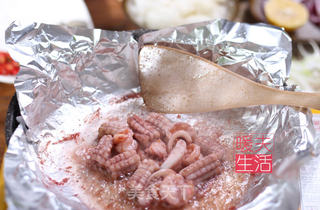 魔鬼辣锡纸海鲜炒饭的做法步骤:3