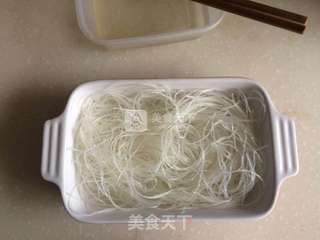 蒜蓉粉丝蒸丝瓜的做法步骤：3