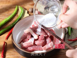 双椒牛柳的做法步骤:2