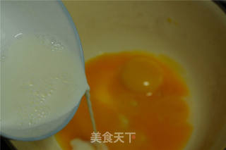 #新良首届烘焙大赛#豆浆火龙果慕斯蛋糕的做法步骤:2
