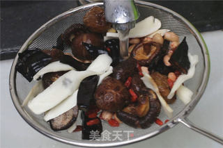 广东老火靓汤-玛卡香菇枸杞汤的做法步骤:2