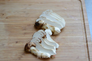 松茸鸽子汤的做法步骤:4