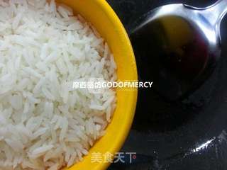 黑暗料理卤水酱油炒饭的做法步骤:4