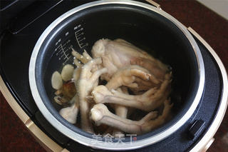 淡菜节瓜鸡脚汤的做法步骤:5