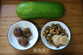 淡菜节瓜鸡脚汤的做法步骤:2