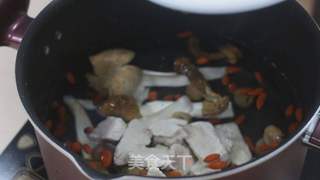 广东老火汤-姬松茸花胶西施汤的做法步骤:5