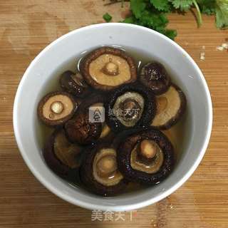 香菇蒸鸡的做法步骤:3