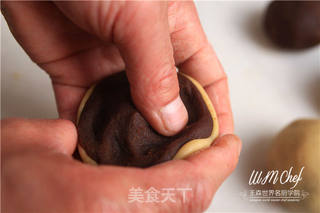 广式豆沙月饼的做法步骤:7