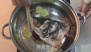 广东老火靓汤-天麻鱼头汤的做法步骤:3