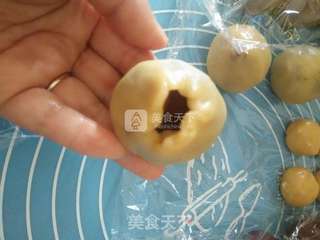 #新良首届烘焙大赛#红豆沙咸蛋月饼的做法步骤:5