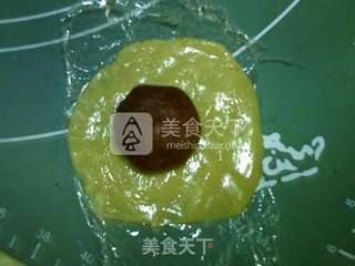 #新良首届烘焙大赛#广式核桃豆沙月饼的做法步骤：13
