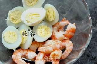 鲜虾牛油果沙拉的做法步骤：5