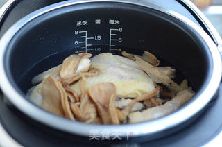 松茸煲鸡汤的做法步骤:5