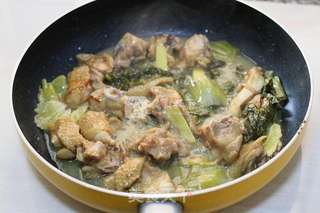 咸菜鸡肉煲仔饭电饭煲轻松做的做法步骤:11