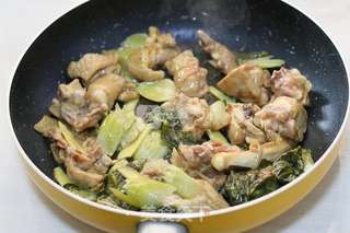 咸菜鸡肉煲仔饭电饭煲轻松做的做法步骤:10