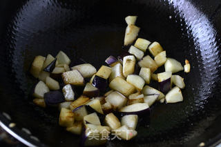 茄子烧鱼块的做法步骤:7